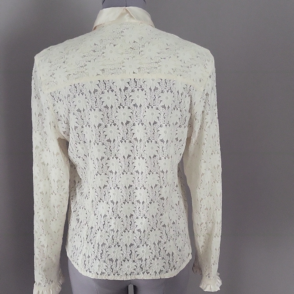 Vintage TuEllys Ivory Lace Shirt With Satin Collar And Ruffles. - Picture 5 of 11